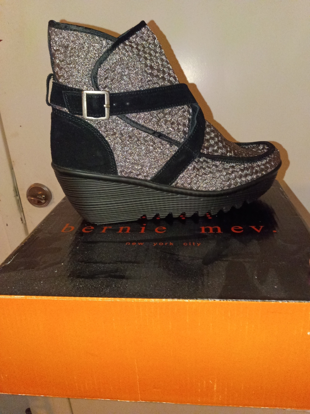 bernie mev. Women's Black & Silver Wedge Ankle Boots